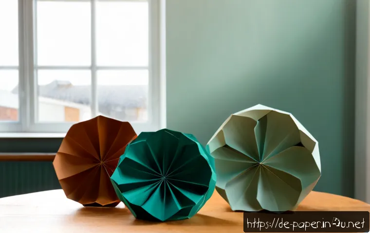 종이공예 디자인 트렌드 - Photorealistic editorial still life of contemporary paper craft design trends, layered sculptural pa...